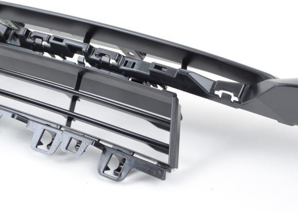 NEW GENUINE BMW 3 SERIES F30 F31 LCI FRONT BUMPER LOWER CENTER SECTION 51117386152 - Image 2