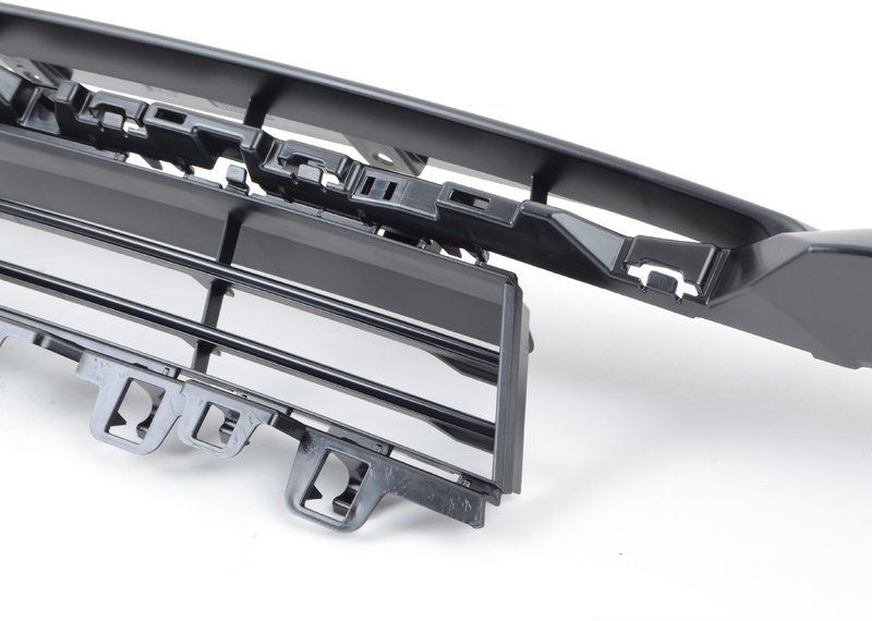 NEW GENUINE BMW 3 SERIES F30 F31 LCI FRONT BUMPER LOWER CENTER SECTION 51117386152 - Image 2
