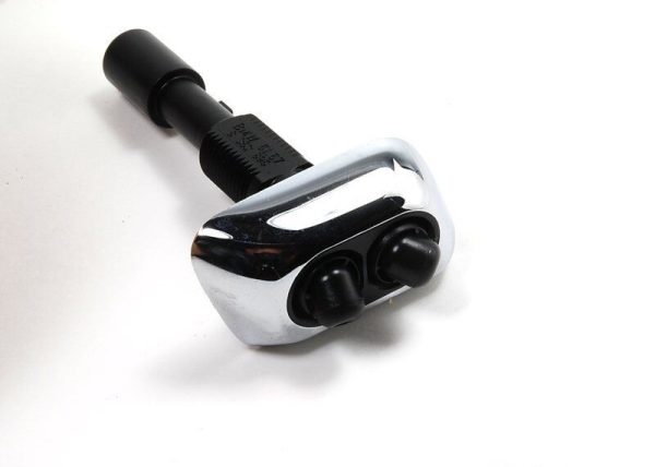 NEW GENUINE BMW 7' E38 FRONT HEADLIGHT WASHER JET CHROME RIGHT O/S 61678352896 - Image 4