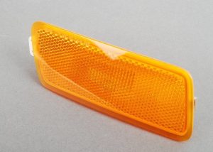 NEW GENUINE AUDI A6 05-11 O/S RIGHT FRONT BUMPER TURN SIGNAL INDICATOR 4F0945072