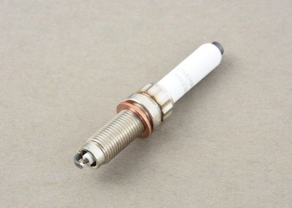 NEW GENUINE BMW PETROL ENGINE IGNITION SPARK PLUG HIGH POWER 1 PCS 12122455258 - Image 2