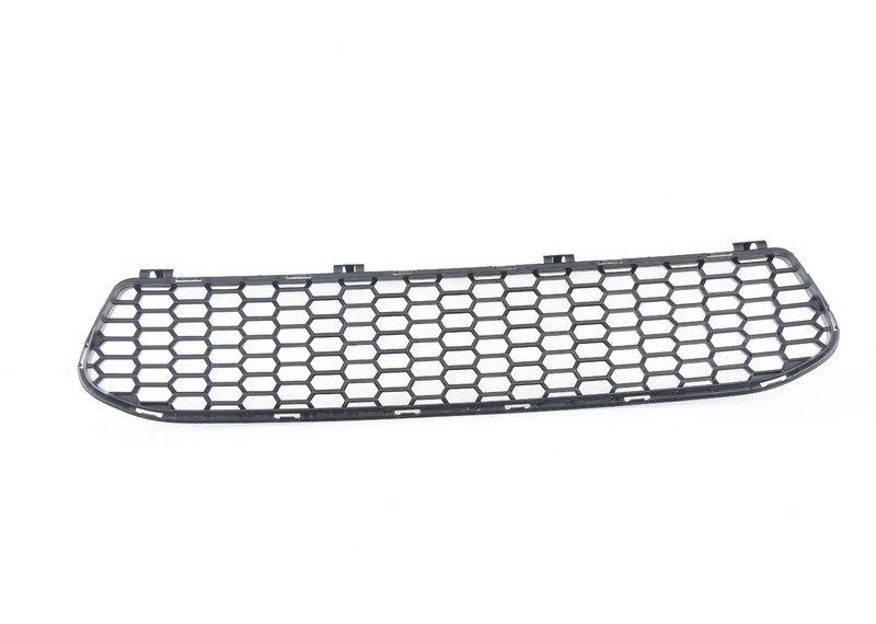 NEW GENUINE BMW 2 SERIES F87 M SPORT FRONT BUMPER LOWER CENTER GRILL 51118062178 - Image 2