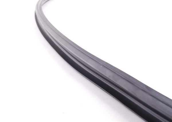 NEW GENUINE BMW 5 SERIES E60 REAR WINDOW RUBBER SEALING 51317115412 - Image 5