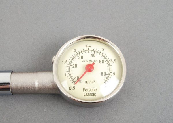 NEW GENUINE PORSCHE TIRE PRESSURE CLASSIC GAUGE WITH LEATHER CASE 91172220200 - Image 5