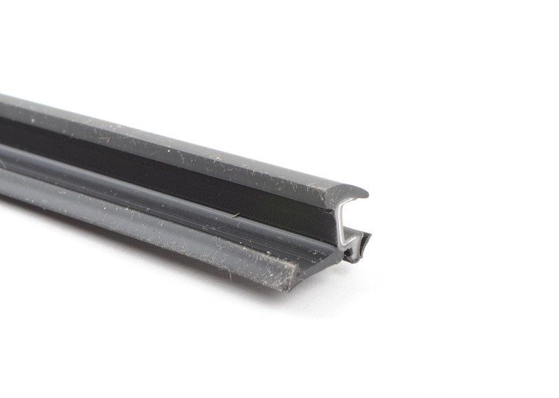 BMW NEW GENUINE 1 2 SERIES E81 E82 E87 E88 FRONT WINDSHIELD GASKET SURROUND 51317058224 - Image 4