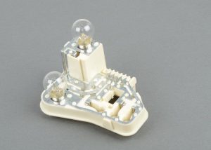 BMW NEW GENUINE 3 SERIES E90 LCI REAR TAIL LIGHT BULB SOCKET RIGHT O/S 63217211214