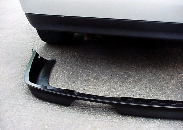 NEW GENUINE VW BORA 2003 - 2005 REAR BUMPER LOWER TRIM SPOILER 1J5807521DB41 - Image 2
