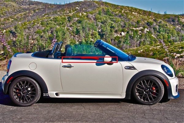 MINI NEW GENUINE R56 R55 R57 R58 R59 BOTTOM WINDOW TRIM CHROME RIGHT O/S 51337146092 - Image 2