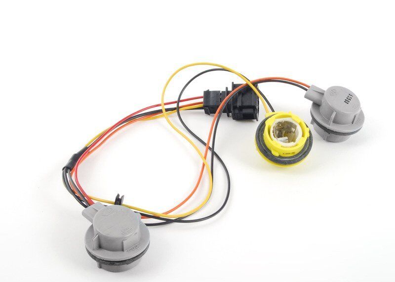 AUDI NEW GENUINE Q7 06-09 REAR TAIL LIGHT BULB CARRIER WITH CABLES 4L0945221B - Image 4