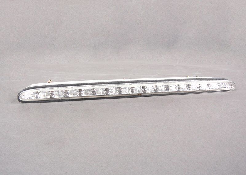 BMW NEW GENUINE 3 E46 CABRIO CONVERTIBLE WHITE TAILGATE THIRD STOP LIGHT LAMP 63216920740 - Image 4