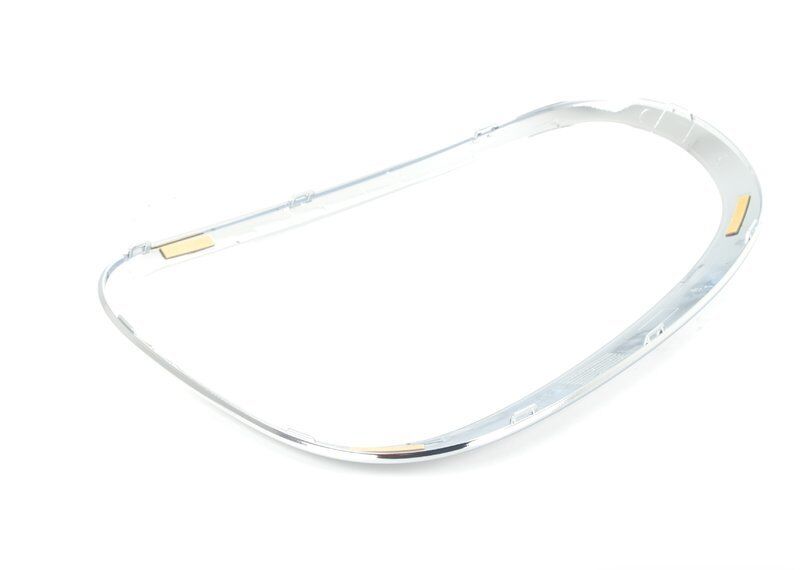 GENUINE MINI COUNTRYMAN REAR N/S LEFT TAIL LIGHT CHROME SURROUND 52109806935 - Image 2