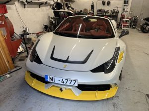 CARBON Performance Aero hood extension for Ferrari 458