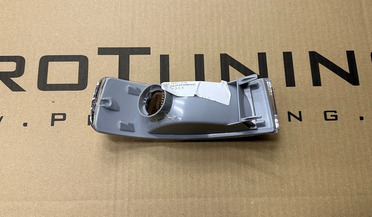 OE Look White RIGHT Front Bumper Turn signal/ Indicator For Audi 90,80 B3+B4 - Image 2