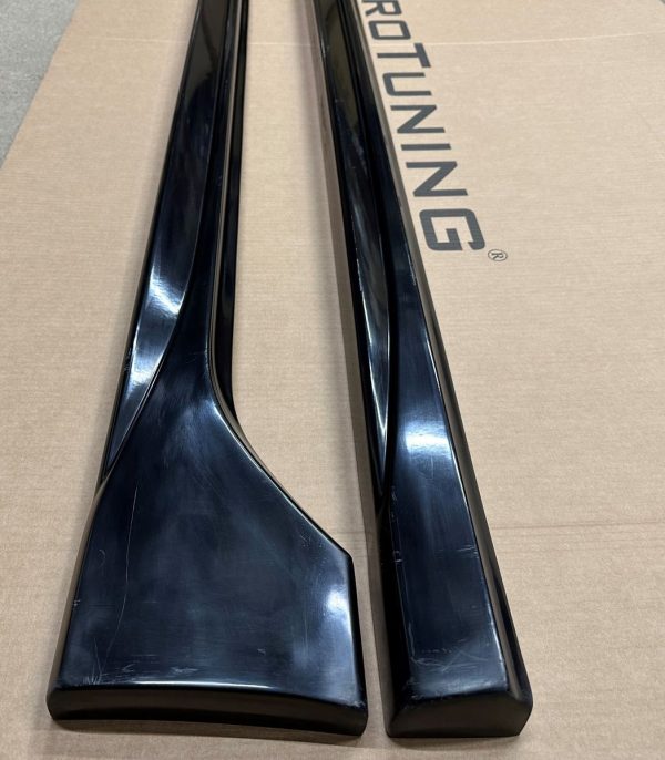 R Line style Side skirts/ Sill covers For VW Golf VIII MK8 20+ - Image 4