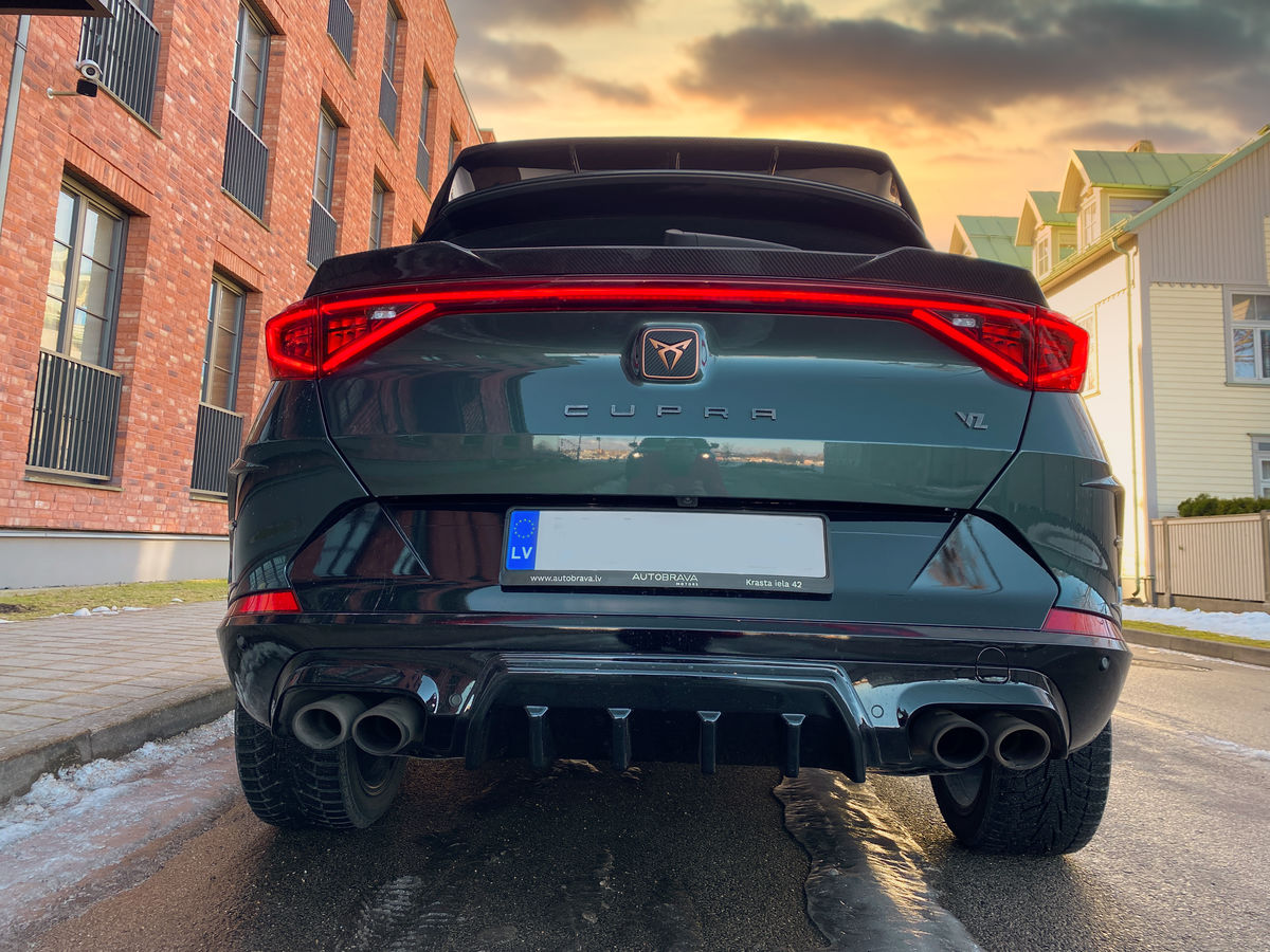 Rear bumper diffuser with ribs for Cupra Formentor - Image 4