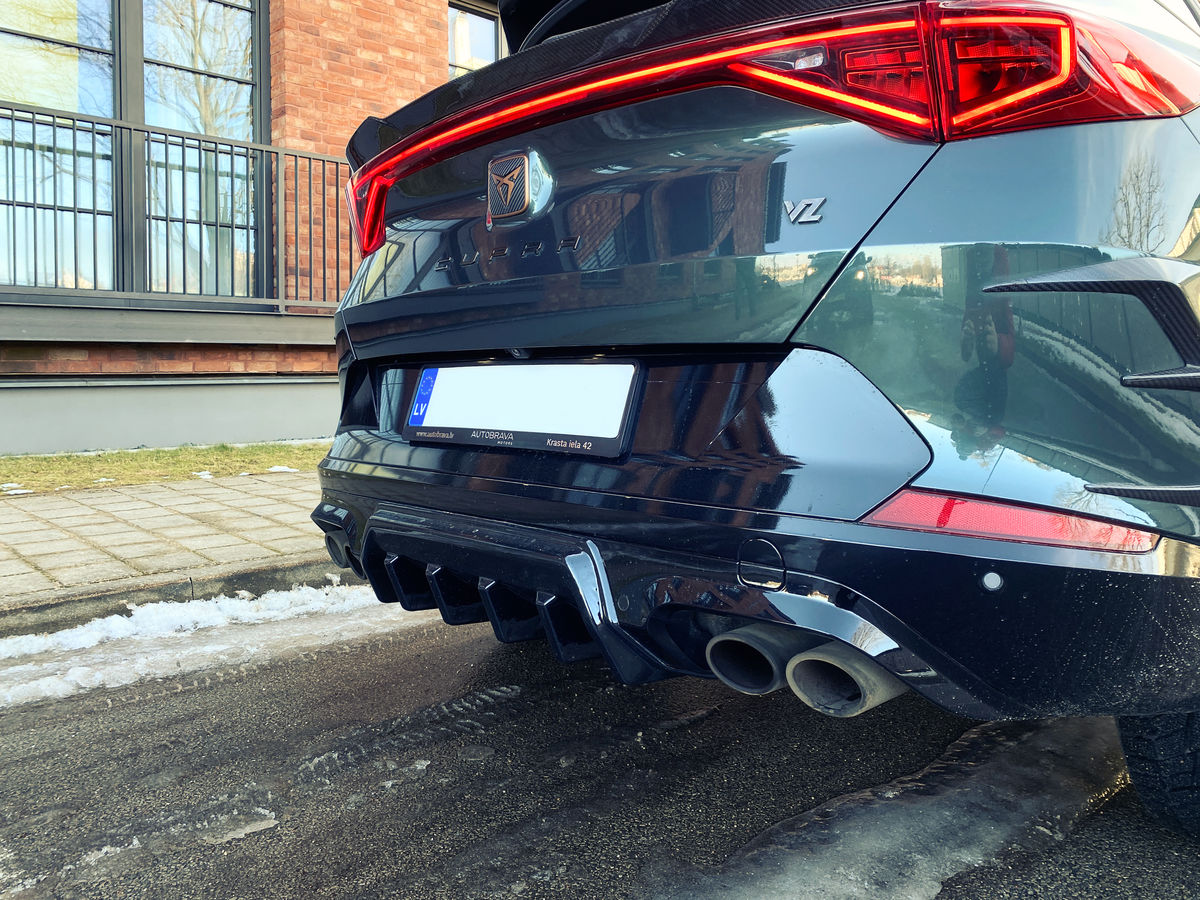 Rear bumper diffuser with ribs for Cupra Formentor - Image 5