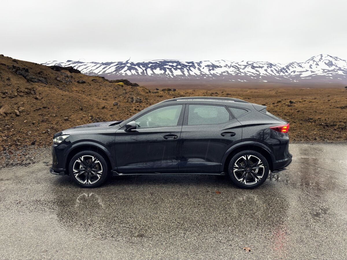 Gloss Sideskirt Aero blades for Cupra Formentor Facelift - Image 8