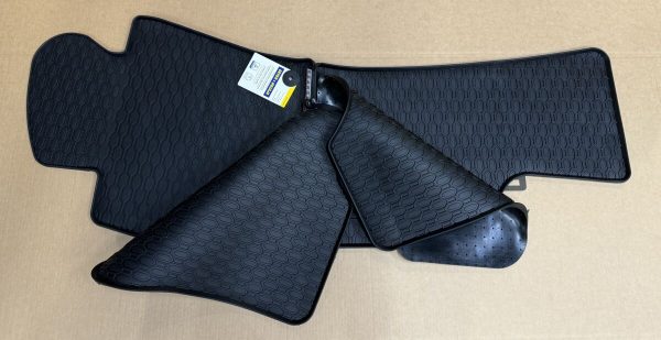 Genuine Geyer&Hosaya BLACK RUBBER ALL WEATHER FLOOR MATS FOR PASSAT B6/B7/CC - Image 2