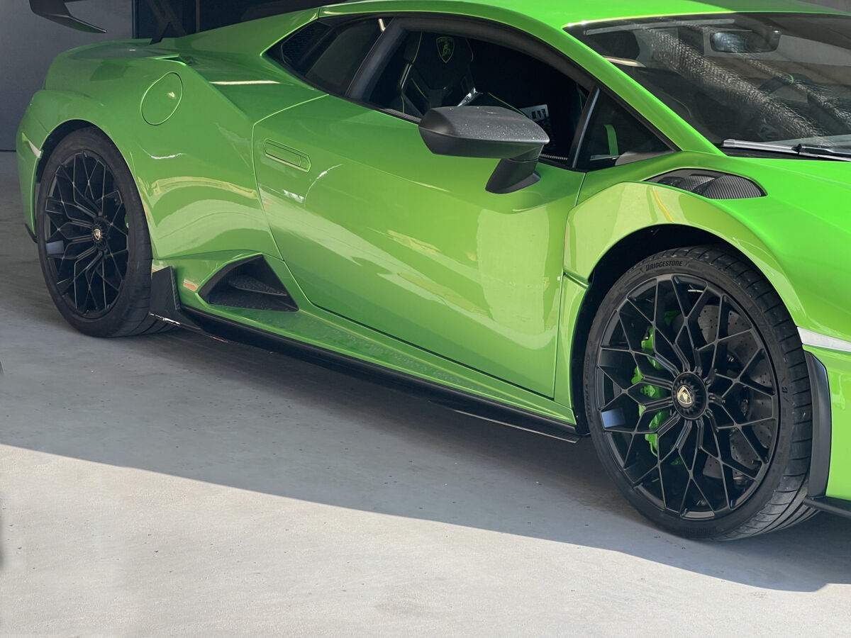 Carbon Sideskirt Aero blades for Lamborghini Huracan STO - Image 7