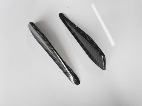 Taillight fin for Ferrari Portofino - Image 3