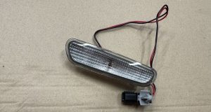 RIGHT Black Smoked Front Bumper Side Marker/ Corner Light Indicator (Turnsignal) For Volvo S40 / V40 MK1 1996-1999