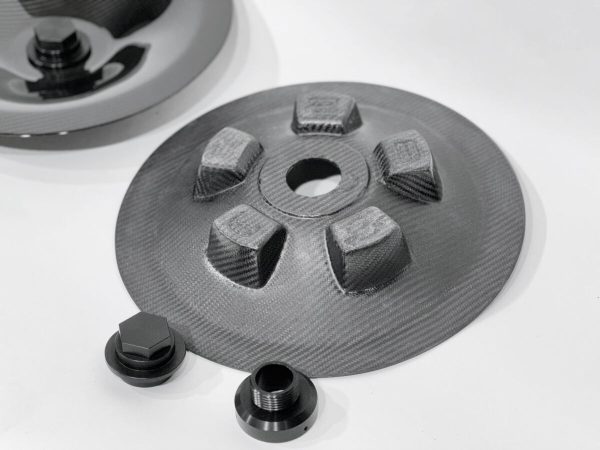 Carbon Aerodynamic disc set rear wheel discs covers for the Porsche Cayman GT4 718 - Image 9