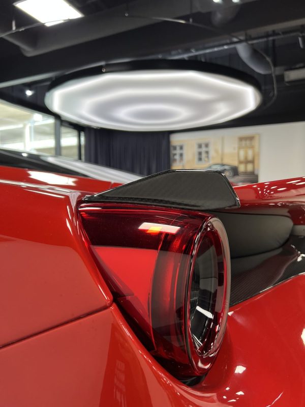 Taillight fin for Ferrari 488 - Image 2