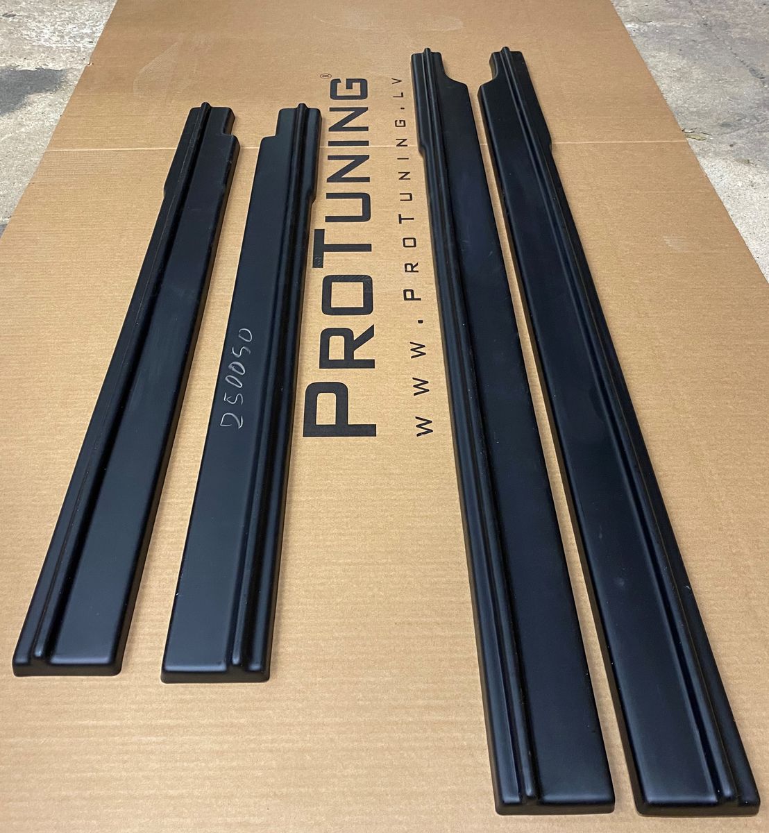 Performance Side skirts addons / Blades / diffusers / sill covers For VW Bus T5 2003-2009 - Image 5