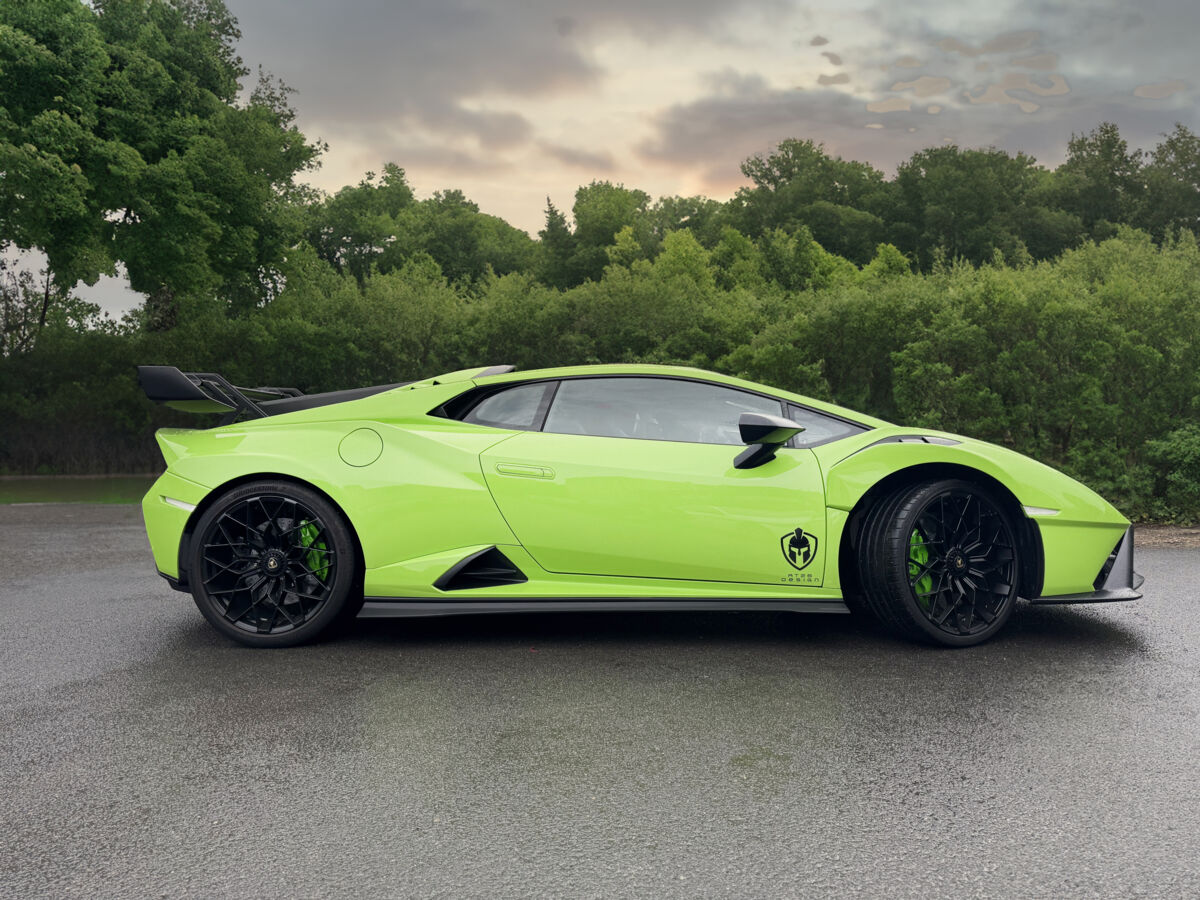 Black Matte Sideskirt Aero blades for Huracan STO - Image 6
