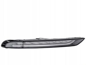 NEW GENUINE PORSCHE MACAN 2014 - 2018 FRONT RIGHT LED TURN SIGNAL INDICATOR 95B941182