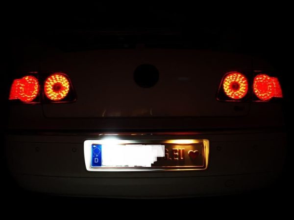 OE LOOK LED LICENCE PLATE LIGHTS FOR VARIOUS VW MODELS - Image 7