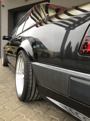 ANG E500 Look Wide rear arches / fenders For Mercedes W124