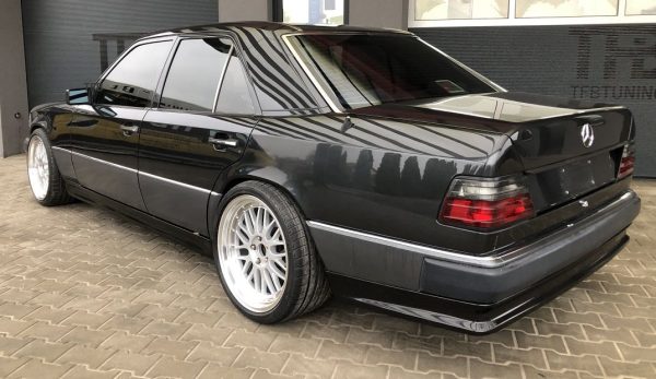 ANG Look Side skirts/ Sill covers For Mercedes W124 Saloon/ Wagon - Image 2