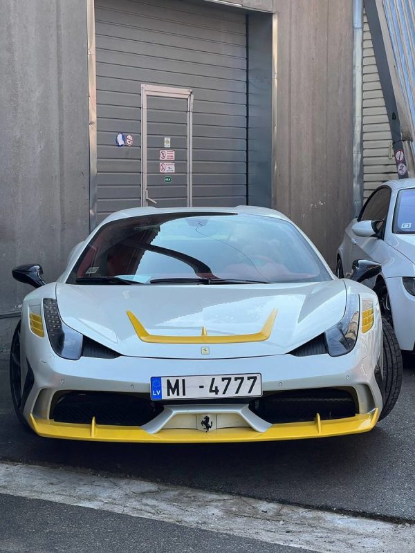 CARBON Performance Aero hood extension for Ferrari 458 - Image 2