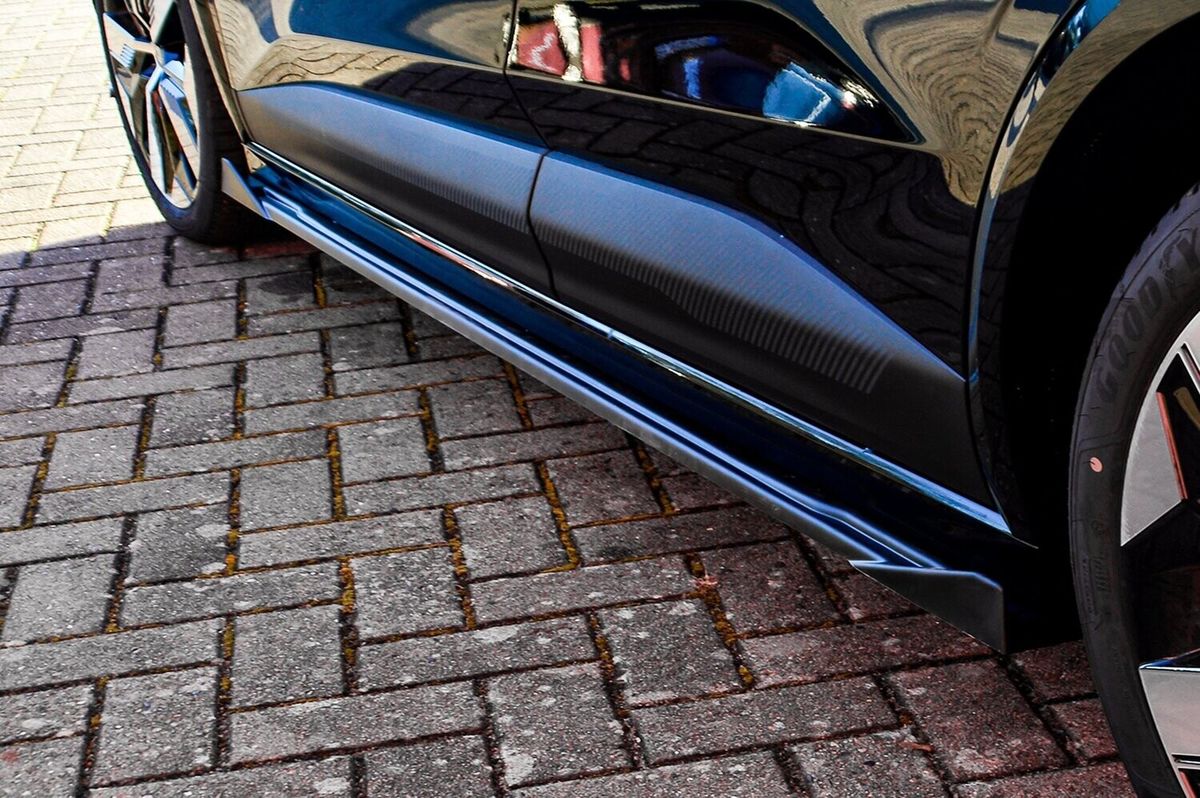 Performance Side skirts addons / Blades / diffusers / sill covers with Wing For Renault Megane E-Tech RCB Electric 2021+