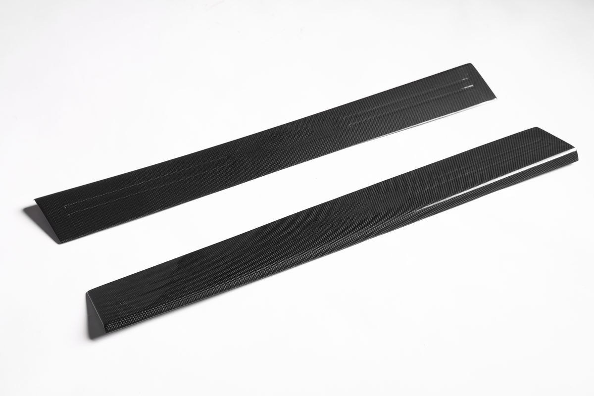 CARBON Performance Aero inner sideskirt set for Ferrari GTC4Lusso - Image 2