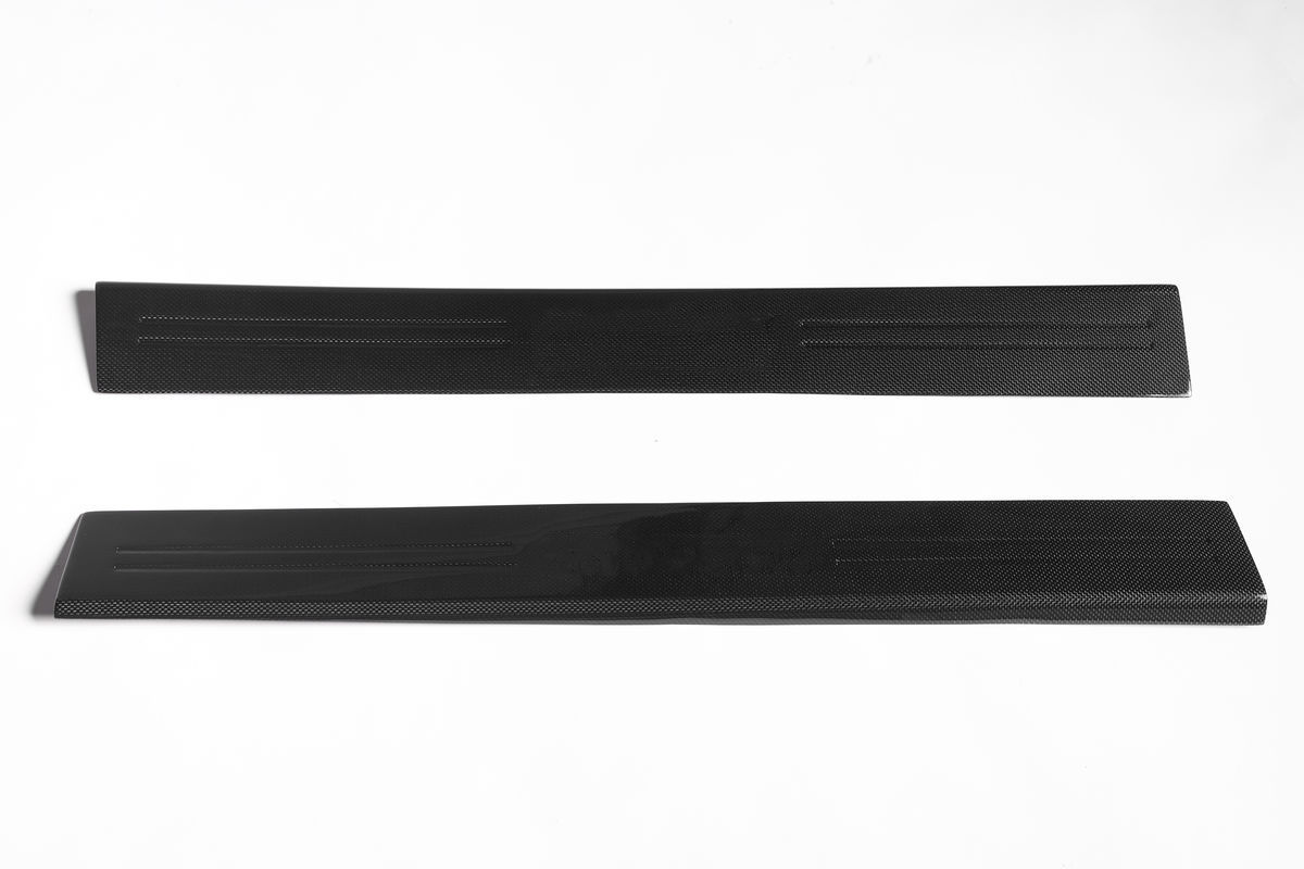 CARBON Performance Aero inner sideskirt set for Ferrari GTC4Lusso - Image 3