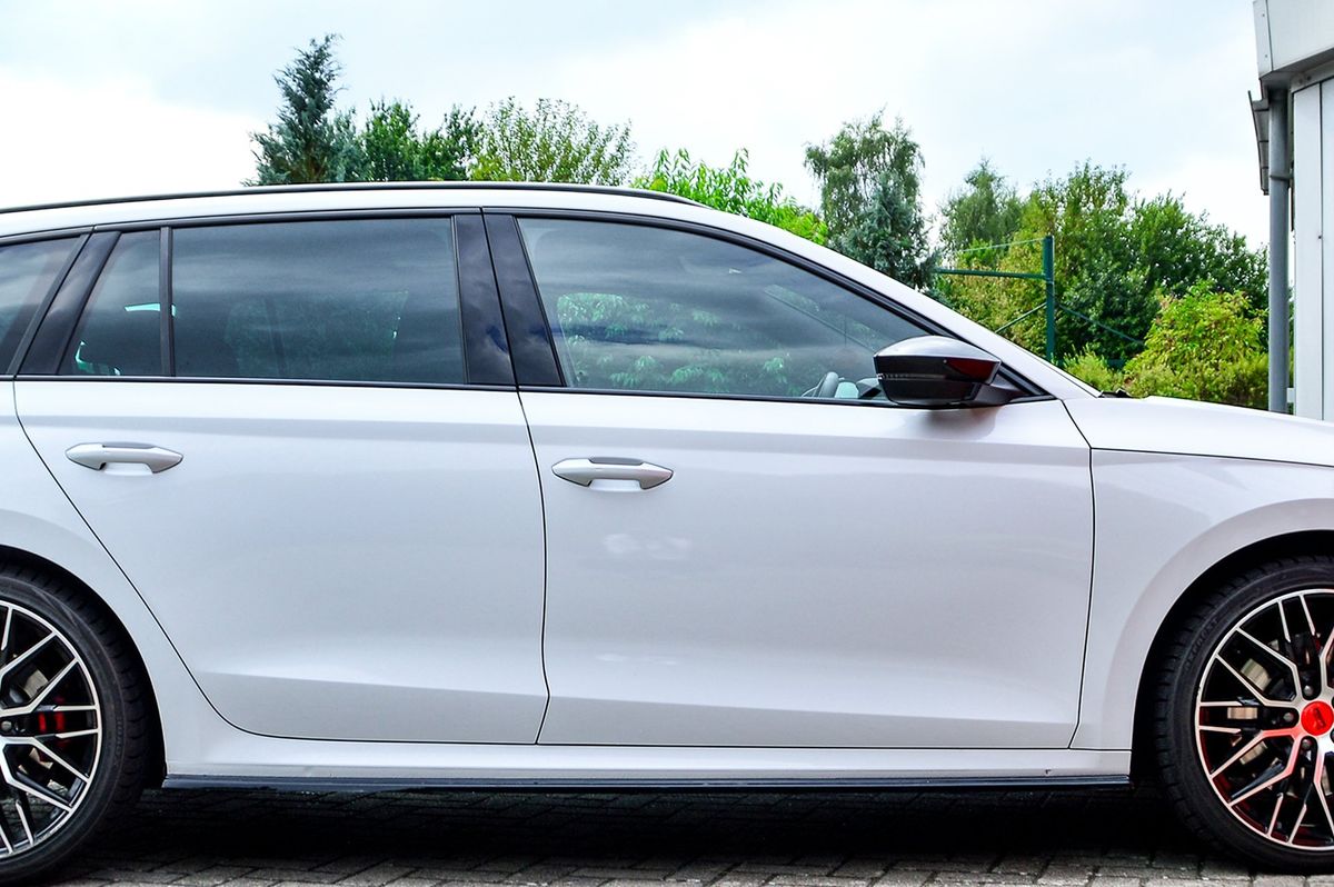 Performance Side skirts addons / Blades / diffusers / sill covers ForSkoda Octavia RS NX 2020+ - Image 2