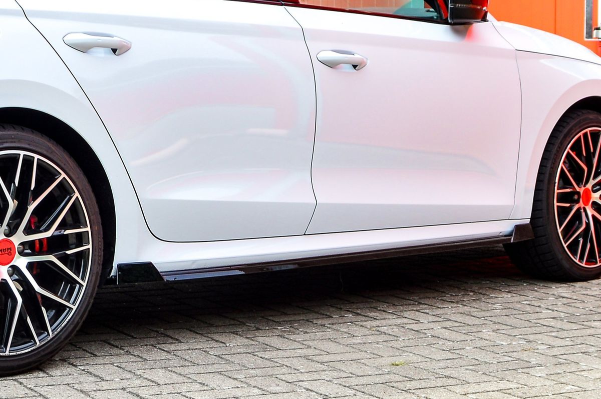 Performance Side skirts addons / Blades / diffusers / sill covers with Wing For Skoda Octavia RS NX 2020+