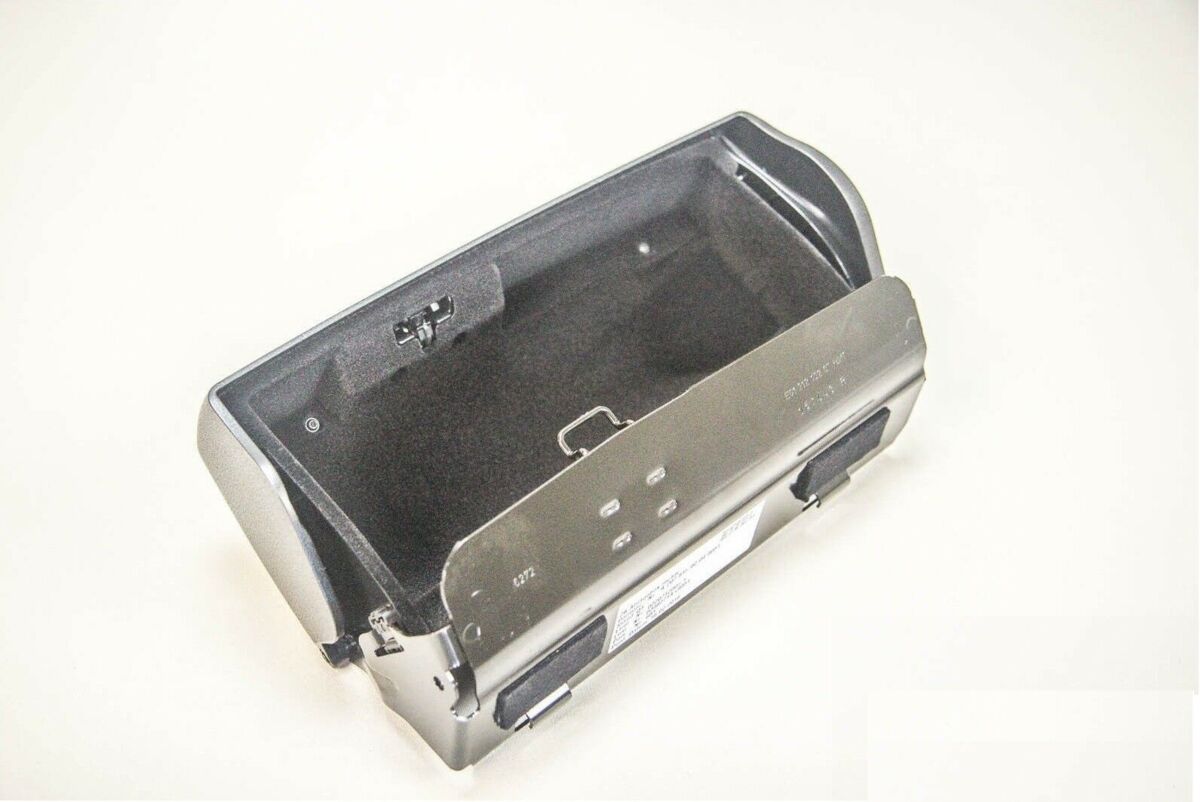 NEW GENUINE MERCEDES BENZ MB E CLASS W207 UNDER SEAT STORAGE BOX RIGHT O/S A20781002049051 - Image 4