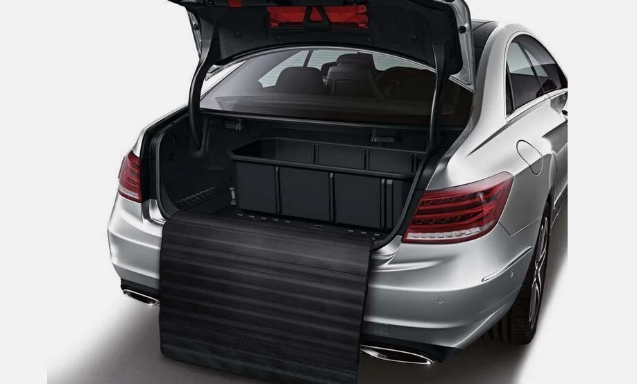 NEW GENUINE MERCEDES BENZ LOADING BOOT TRUNK BUMPER SILL PROTECTOR A2536932000