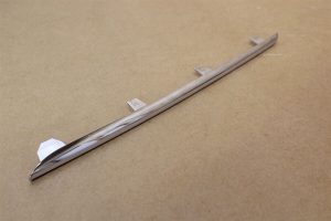 NEW GENUINE E-CLASS W212 Radiator Grille Left Lower Molding A2128852521