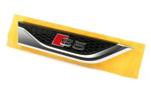 NEW GENUINE AUDI A5 S5 16- FRONT WING FENDER CHROME S5 BADGE TRIM RIGHT O/S 8W6853602CPUZ