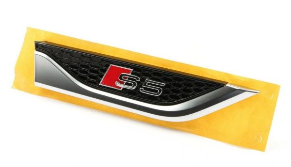 NEW GENUINE AUDI A5 S5 16- FRONT WING FENDER CHROME S5 BADGE TRIM RIGHT O/S 8W6853602CPUZ