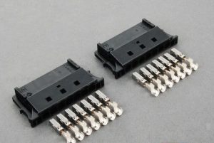 NEW GENUINE MERCEDES MB C W204 E W211 REAR LIGHT BULB HOLD SUPPORT CONNECT PLUGS