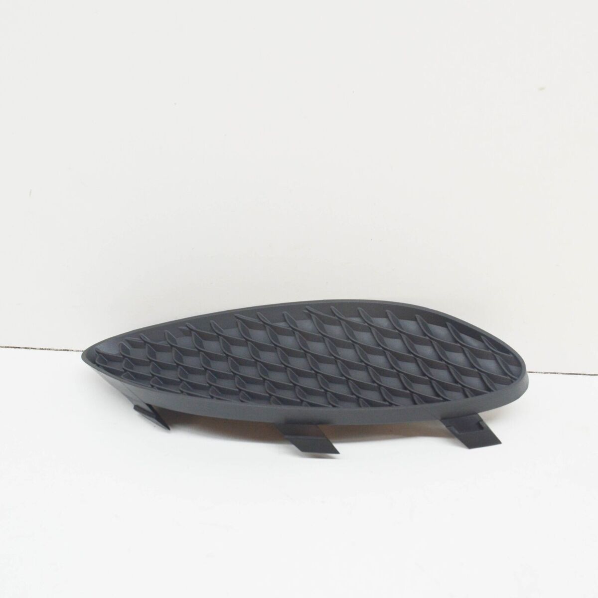 NEW GENUINE MERCEDES BENZ CLA C117 13-19 FRONT BUMPER SIDE GRILL RIGHT A1178852400