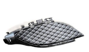 NEW GENUINE MERCEDES BENZ A W176 FRONT BUMPER FOG LIGHT COVER GRILL LEFT N/S A1768850322