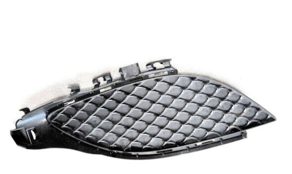 NEW GENUINE MERCEDES BENZ A W176 FRONT BUMPER FOG LIGHT COVER GRILL LEFT N/S A1768850322