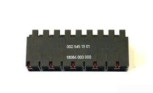 NEW GENUINE MERCEDES BENZ A CLASS W168 W169 37-45 FUSE BOX A0025451301