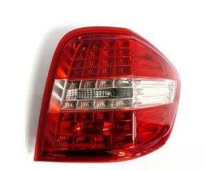NEW GENUINE MERCEDES-BENZ MB ML W164 09-13 REAR O/S RIGHT LED TAILLIGHT LAMP